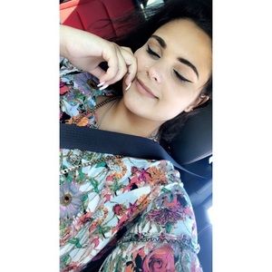 Meet your Posher, Selena